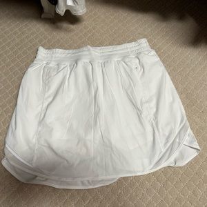 White Lululemon skirt, perfect for golf or tennis. No stains! In EUC.